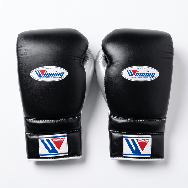 Winning Lace-Up Boxing Gloves - Black / Silver - 16 oz – alternate